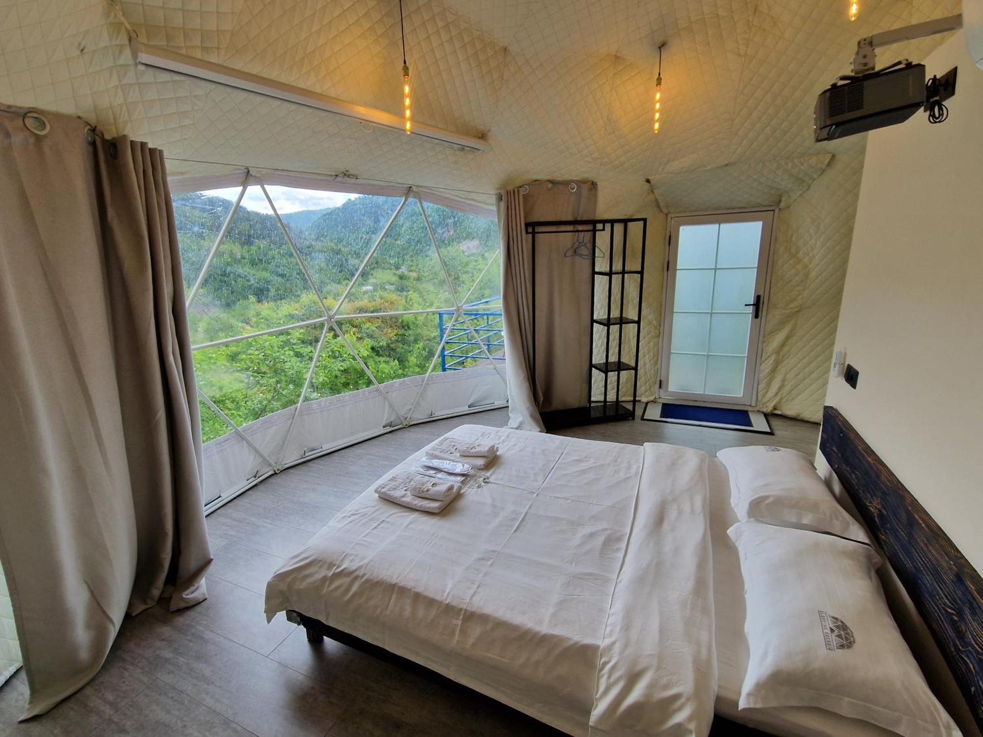 Готель Glamping Georgia Krikhi Амбролаурі Екстер'єр фото