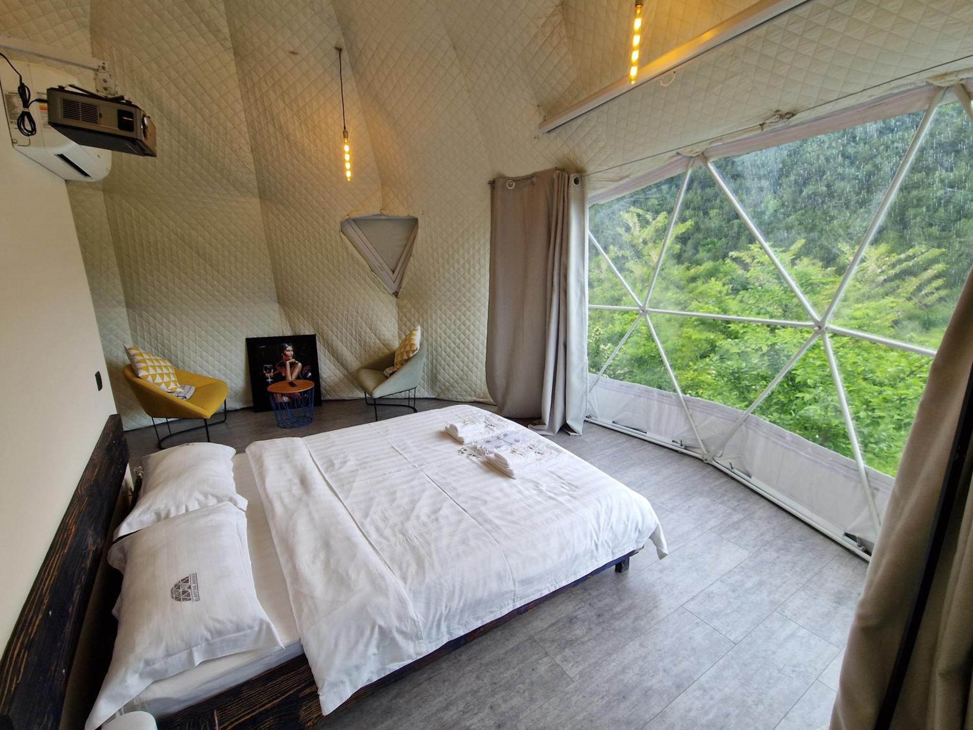Готель Glamping Georgia Krikhi Амбролаурі Екстер'єр фото