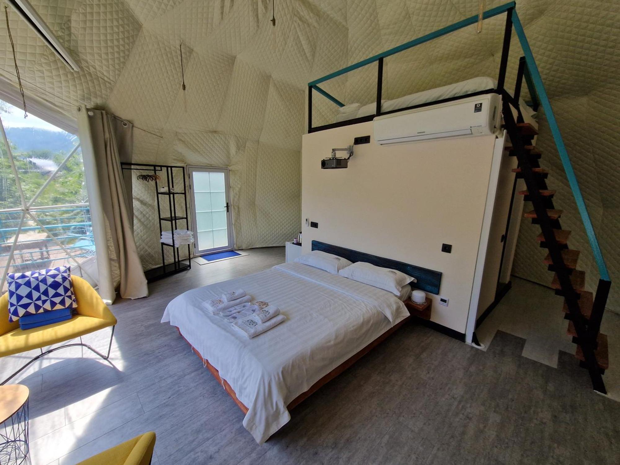 Готель Glamping Georgia Krikhi Амбролаурі Екстер'єр фото
